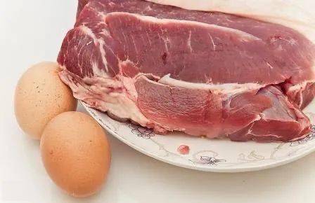 家禽养殖困境 饲料价格飞涨为何禽价难跟涨？